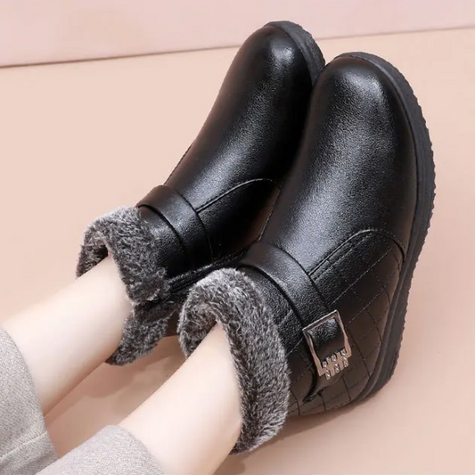 Lyséa | Bottines femme doublées en polaire, fermeture éclair latérale, détails avec boucle élégante