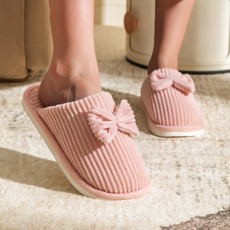 Soliane | Chaussons Femme Léger à Bout Fermé, Texturés et Douillets avec Décoration Ruban