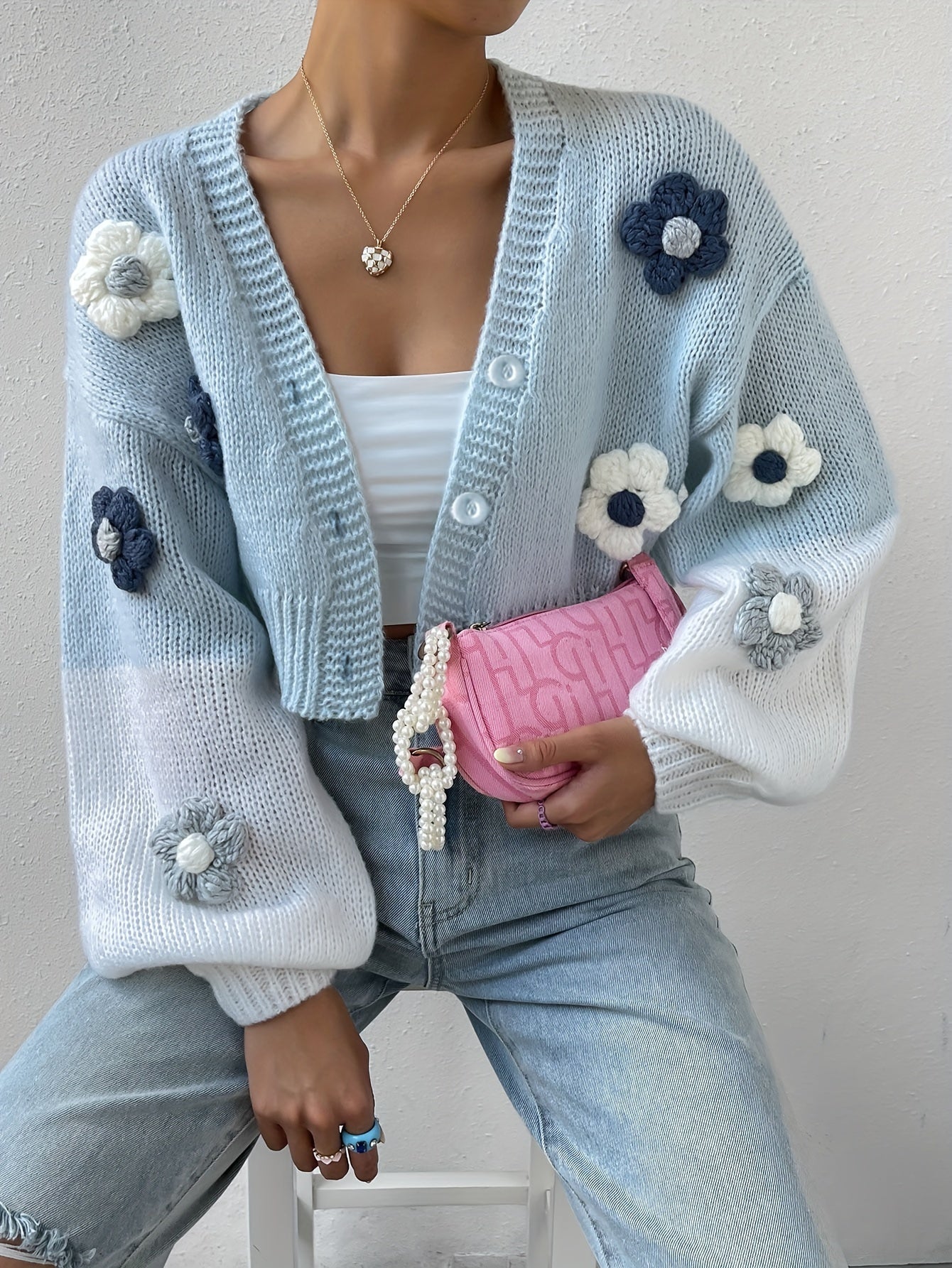 Joscéline | Cardigan Court à Manches Bouffantes avec Broderie 3D Florale, Boutonné, Bicolore pour Femme