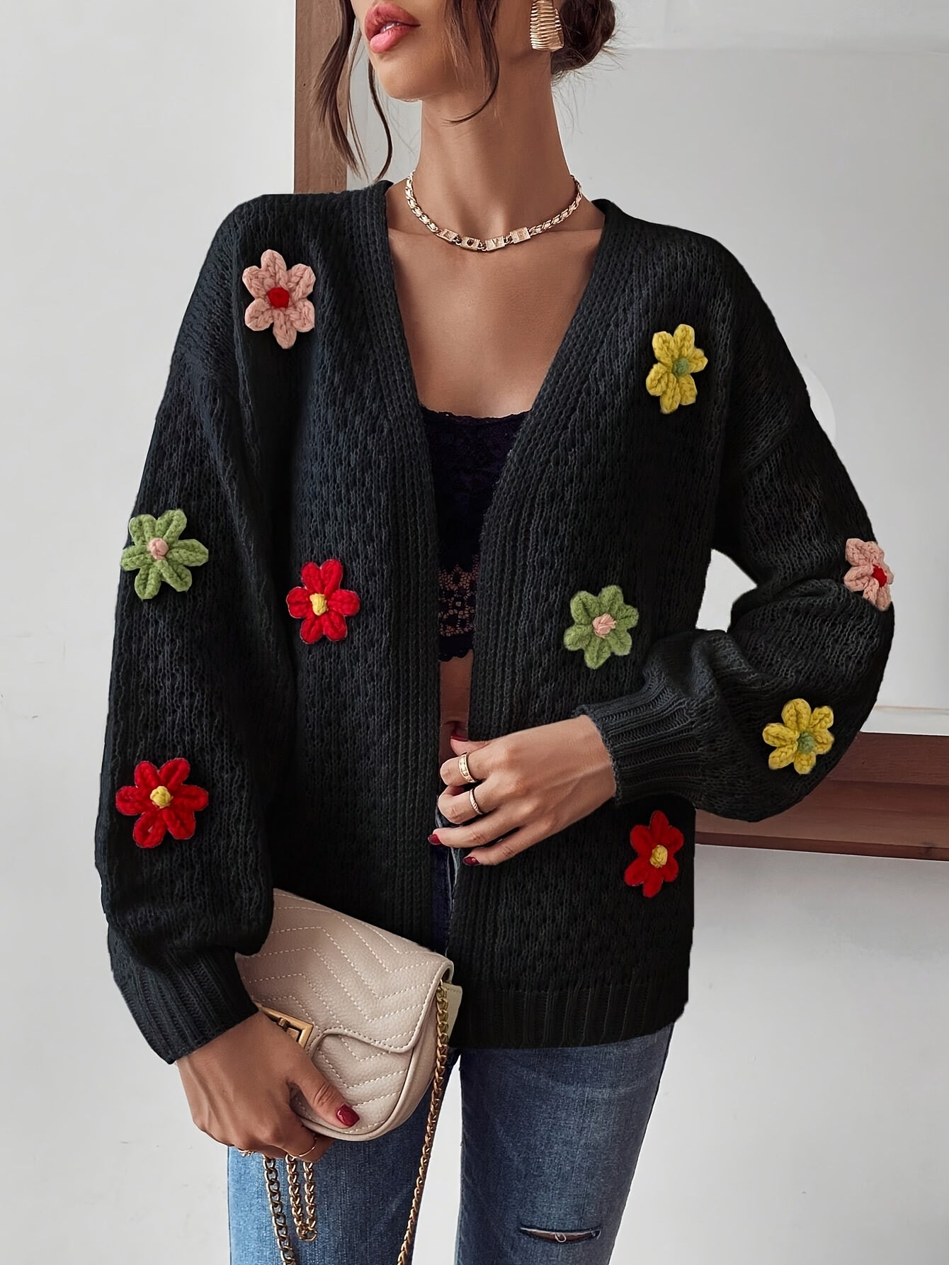 Hélvène | Cardigan en Laine Noire avec Broderie Florale 3D pour Femme, Élégant et Chaleureux