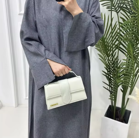 Délphine | Robe Longue Décontractée Femme avec Hijab en Couleur Unie