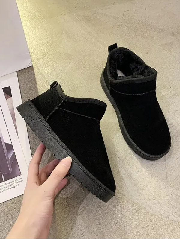 Pétronelle | Bottines femme enfilables noires avec doublure en polaire et design classique