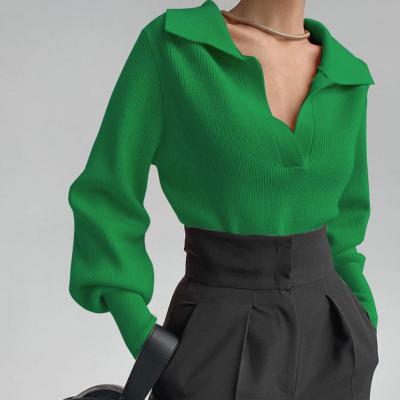 Ismène | Pull Vert Col Polo, Manches Bouffantes et Décolleté Élégant