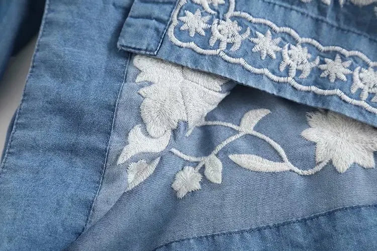 Livia | Cardigan léger en denim avec broderies florales – Élégance et confort