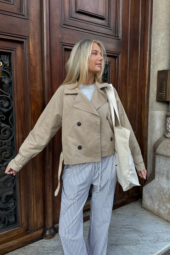 Tini | Trench-Coat Court à Double Boutonnage pour Femmes