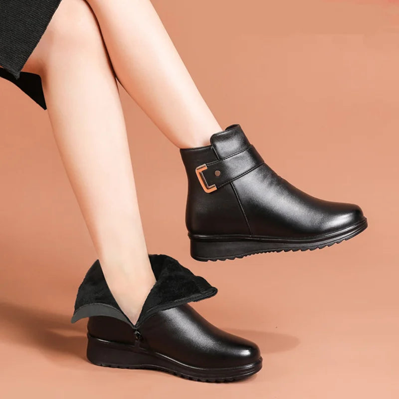 Manon | Bottines Orthopédiques en Laine Brillante avec Boucles Métalliques