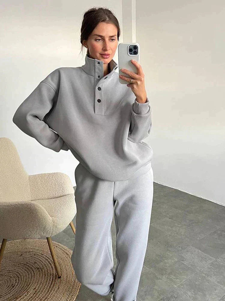 Quitara | Ensemble Pull à Col Montant Boutonné et Pantalon de Jogging Uni pour Femme