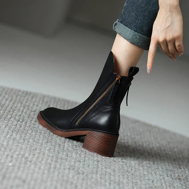 Clémentine | Bottines en Cuir Premium à Talon Bloc avec Fermeture Zippée Asymétrique