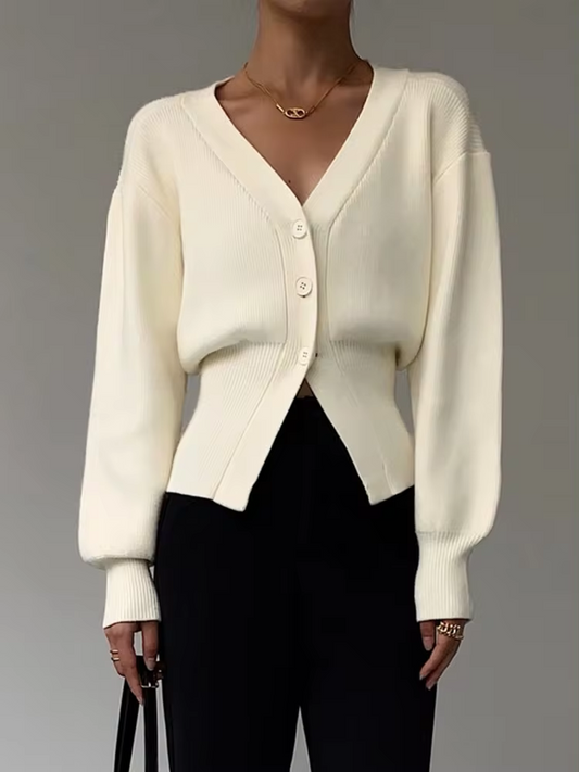 Kiana | Cardigan à col V et boutonnière pour femme