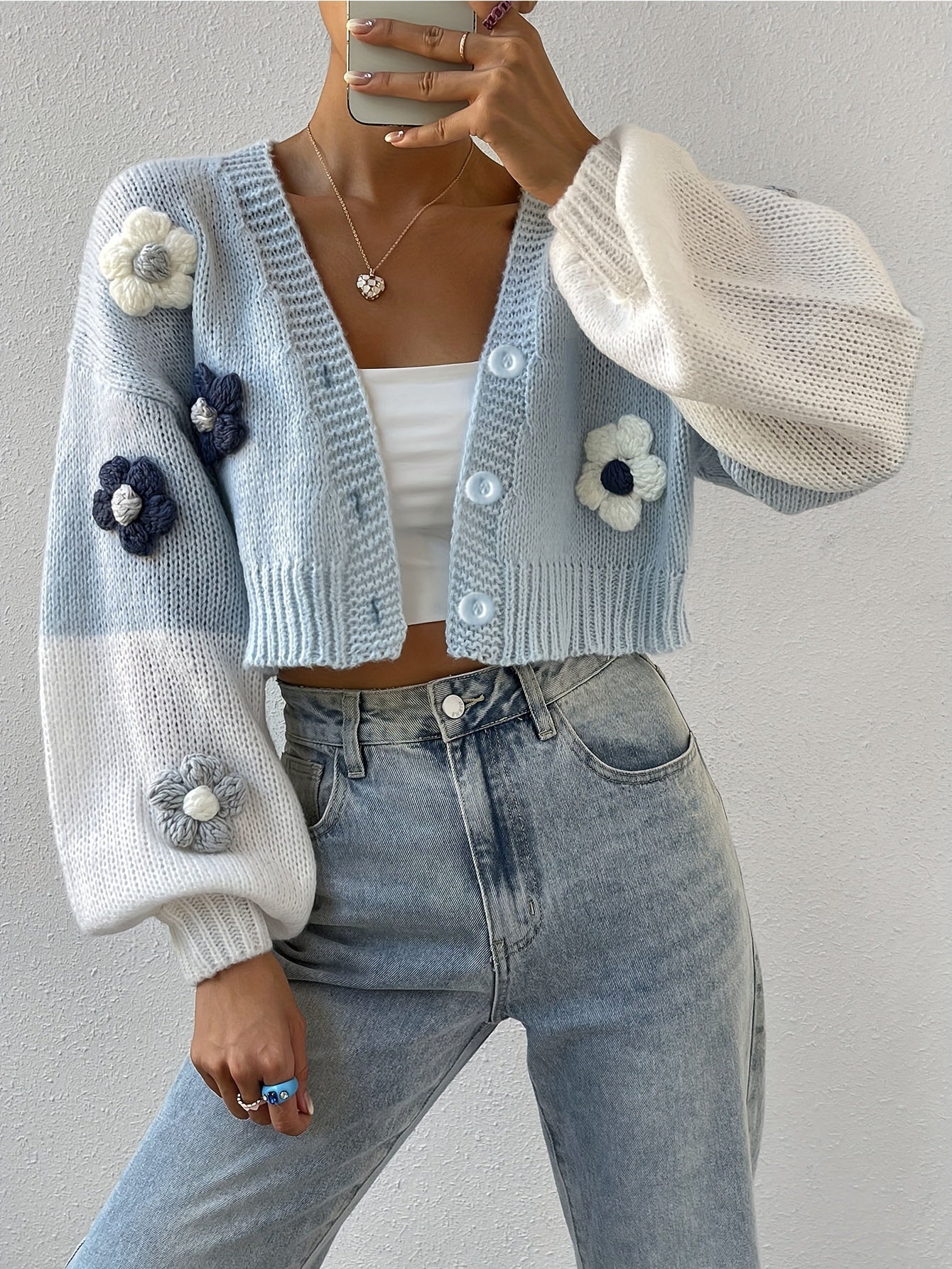 Joscéline | Cardigan Court à Manches Bouffantes avec Broderie 3D Florale, Boutonné, Bicolore pour Femme