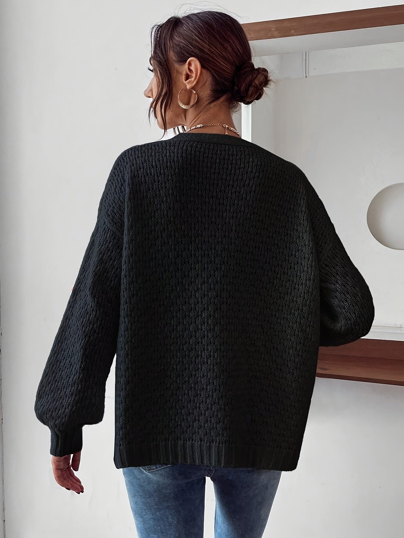 Hélvène | Cardigan en Laine Noire avec Broderie Florale 3D pour Femme, Élégant et Chaleureux