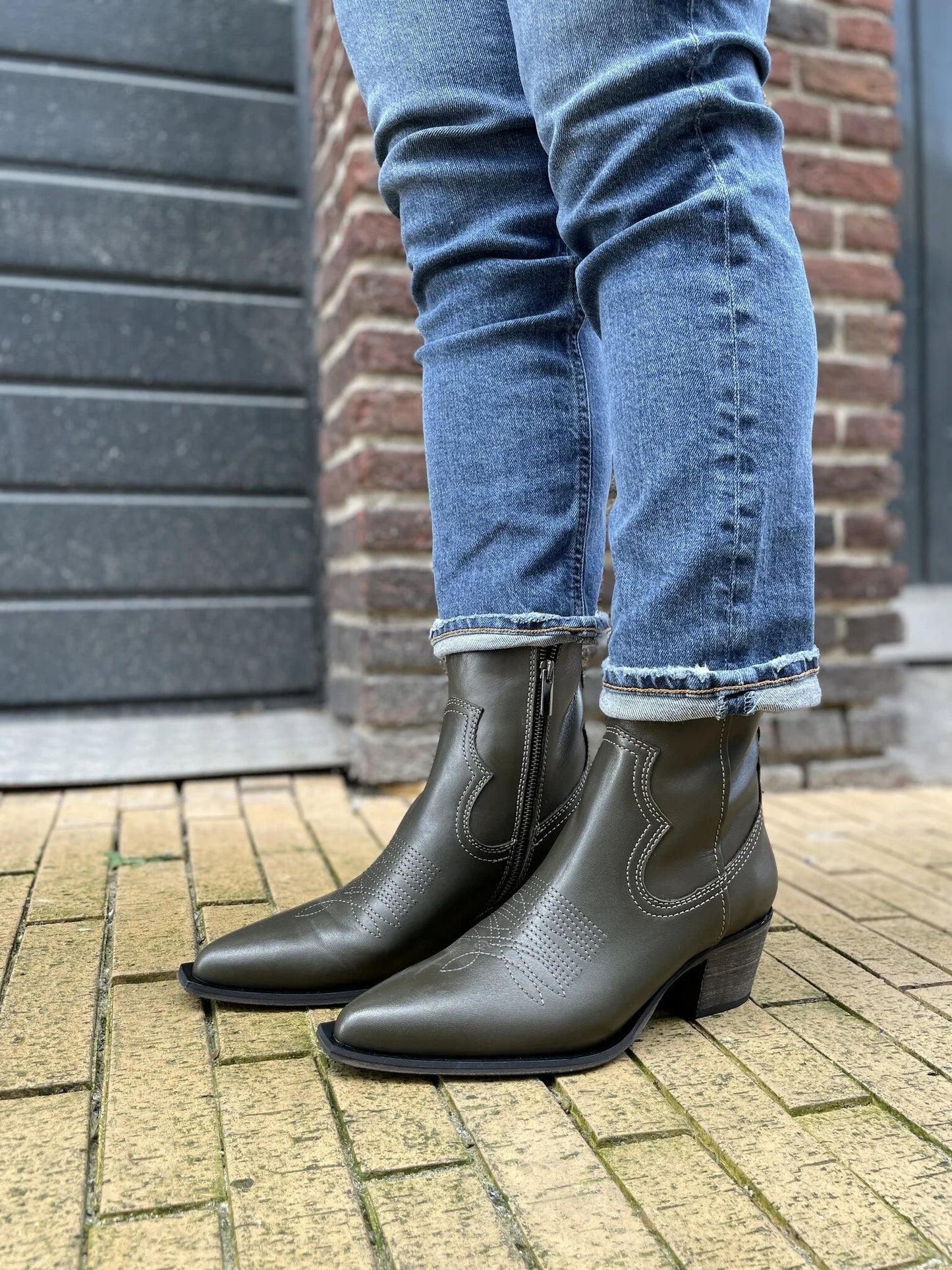 Bottes de Cow-Boy Basses Noires - Style Western et Confort au Quotidien